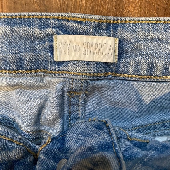 Women’s jean shorts - Picture 3 of 4